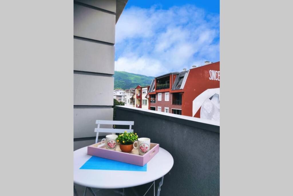 Centar One Apartmant Skopje Buitenkant foto