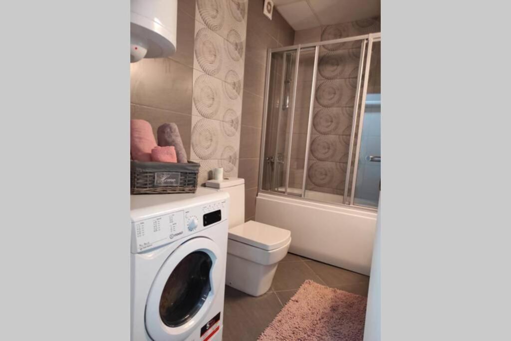Centar One Apartmant Skopje Buitenkant foto
